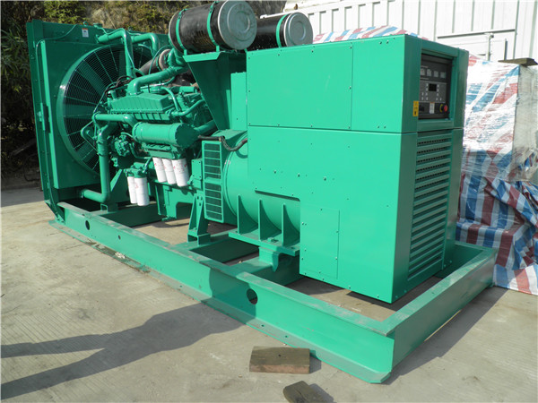 东港出租发电机 发电机组厂家：柴油发电机组的控制屏的作用是什么？