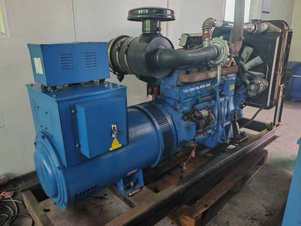 东港100kW柴油发电机组使用多级机油有哪些优缺点？