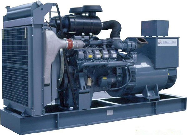 东港干接点的信号通断时间是如何确定的？